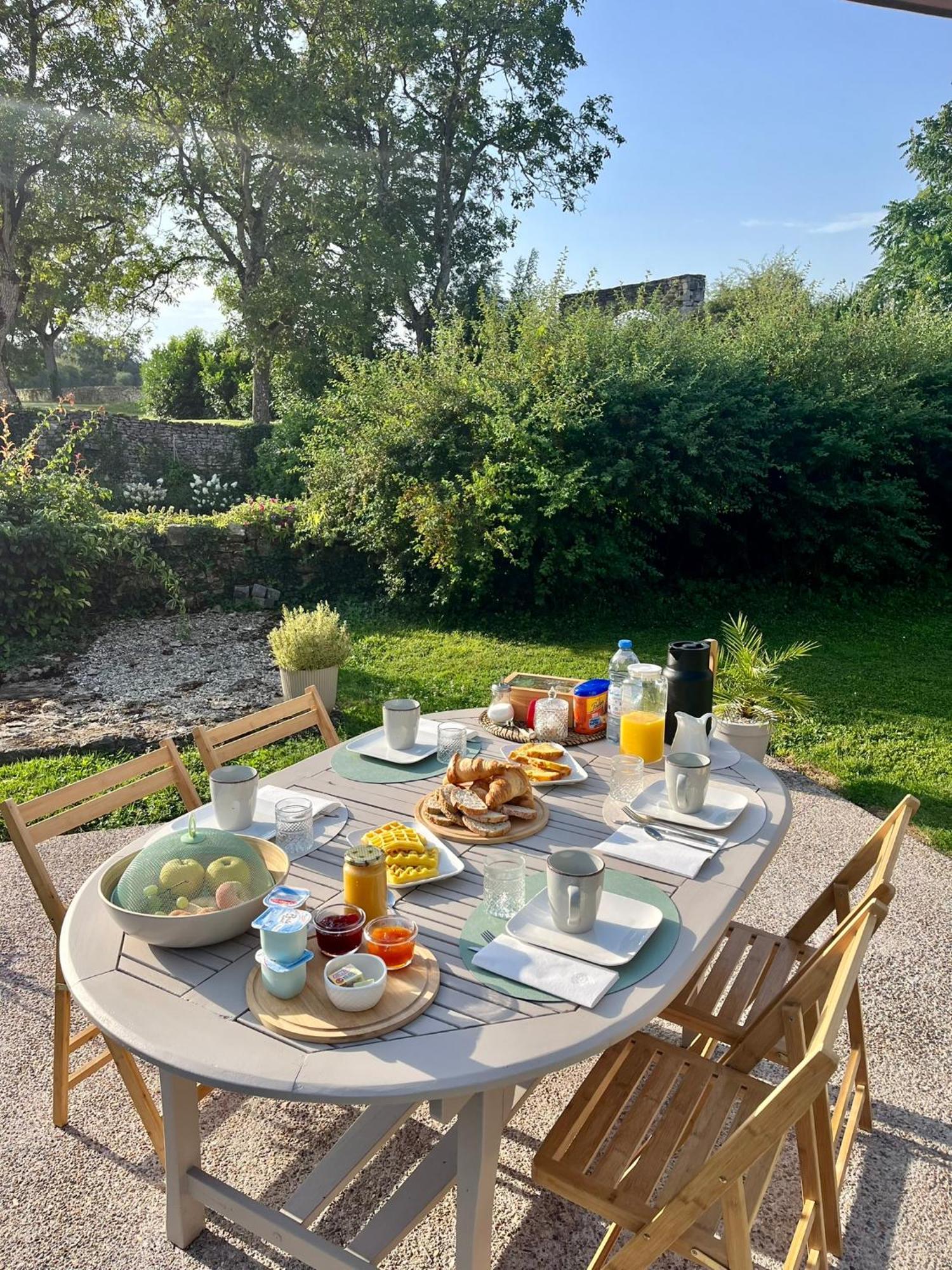 Bed and Breakfast O2 Tours Ourouer-les-Bourdelins Exterior foto